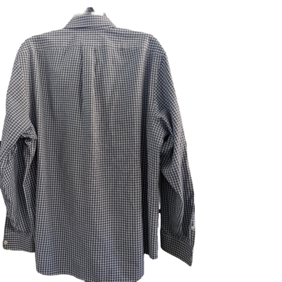 Eddie Bauer Relaxed Fit Checked button down shirt Size Large EUC - Picture 2 of 4